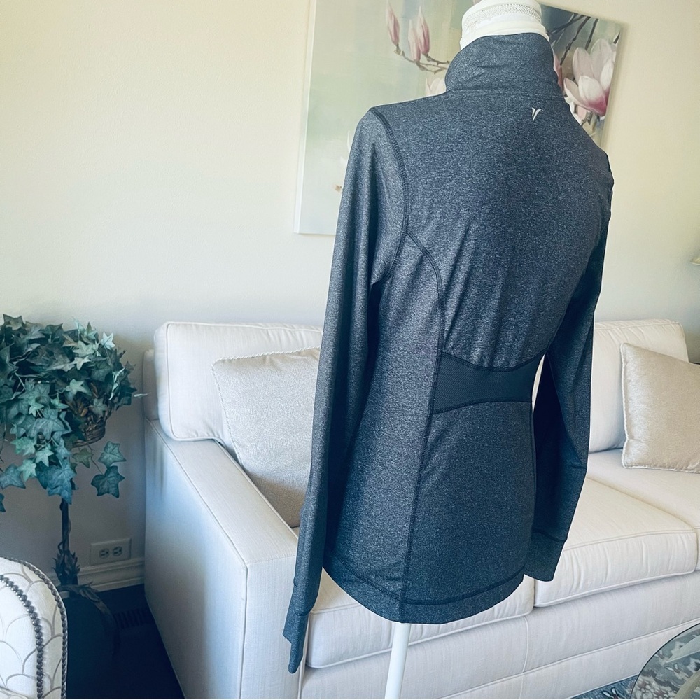 Old Navy Active Fitted Zip Up Jacket - Picture 5 of 16